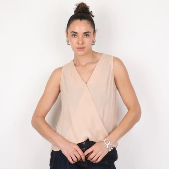 NWT L'AGENCE Blush Beige Silk Chiffon Sleeveless V-Neck Draped Wrap Front Top XS - Picture 5 of 11